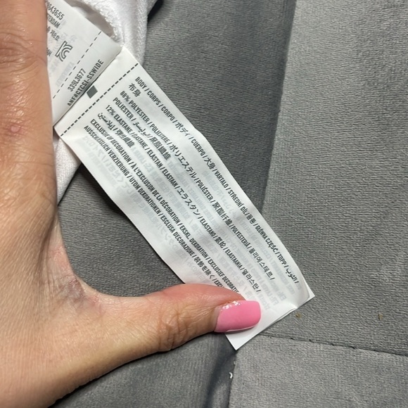 Hollister White Scoop Neck Women's Top size small - Picture 6 of 6